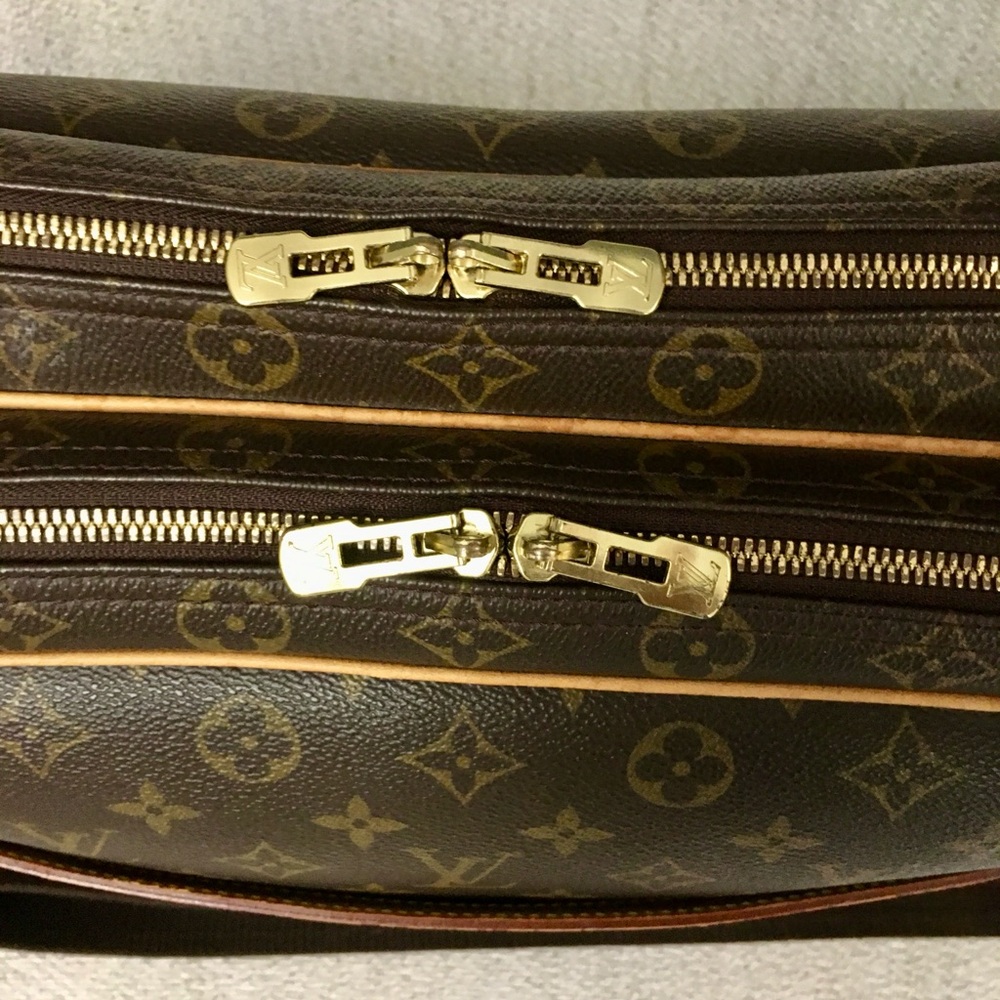 Authentic Louis Vuitton Reporter GM messenger bag brown monogram LV canv… - Picture 14 of 16